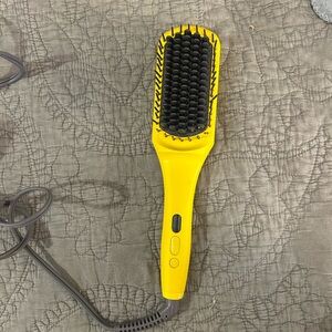 Drybar The Brush Crush Heated Straightening Brush